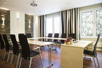 Nova Park Conference Hotel Knivsta  ภายนอก รูปภาพ